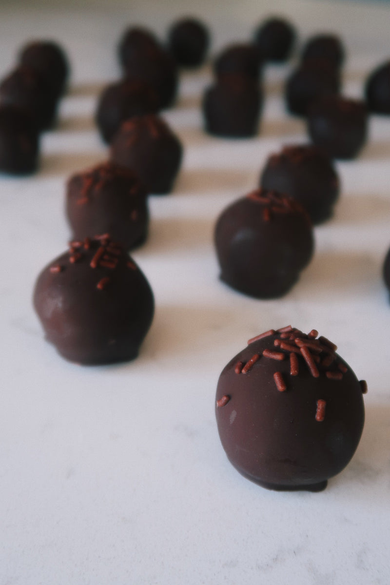 Cake Ball Box Moo's Bakery Based in Cedar Falls, IA