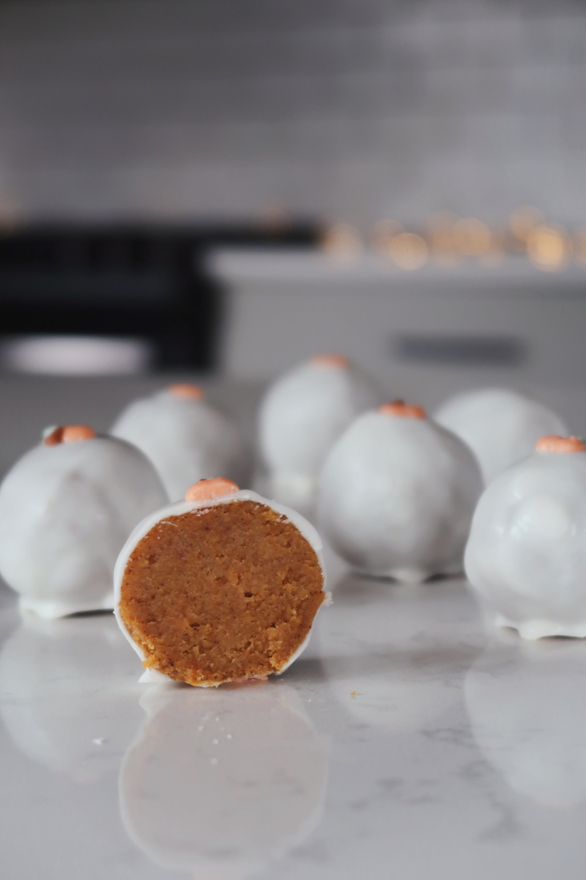 (Seasonal) Pumpkin Cream Cheese Cake Balls
