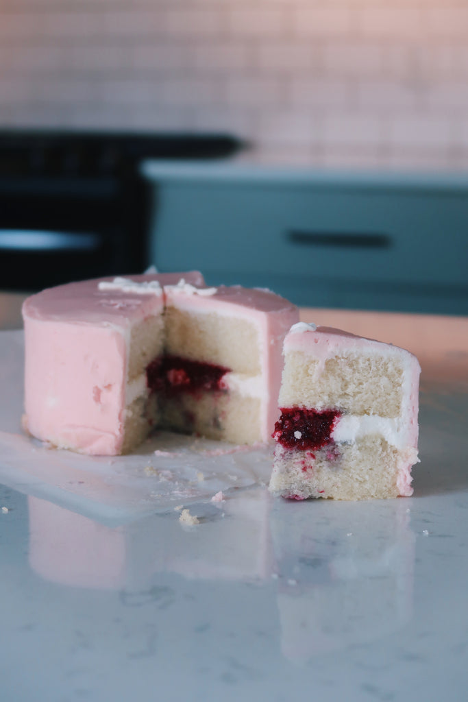 Vanilla Raspberry 'XOXO' Cake Box