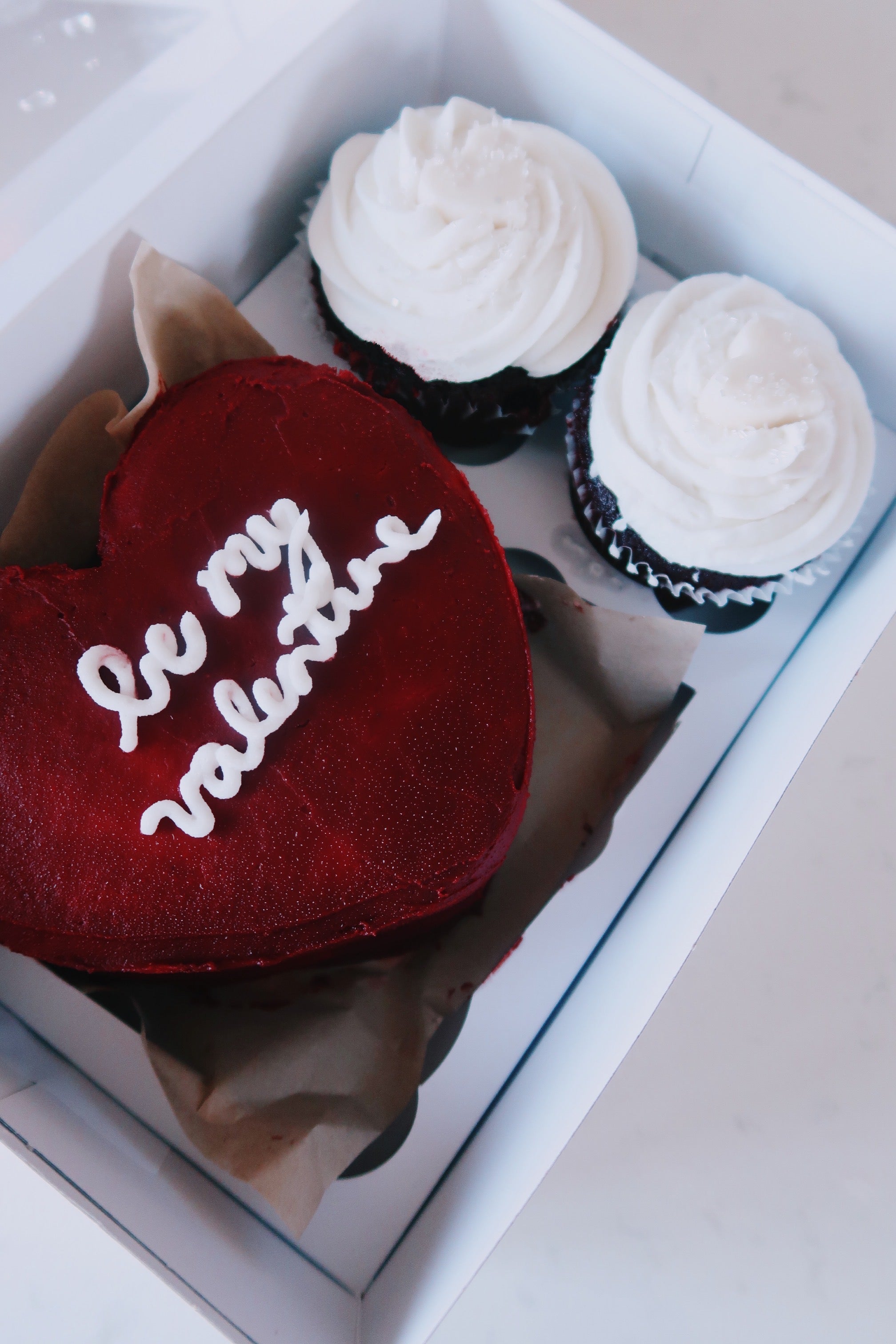 Red Velvet 'Be My Valentine' Cake Box